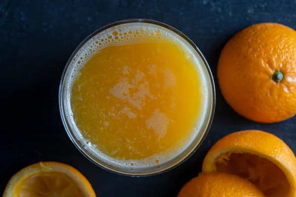 Glass Fresh Orange Juice Close Top View Macro Freshly Squeezed — Stock Photo, Image