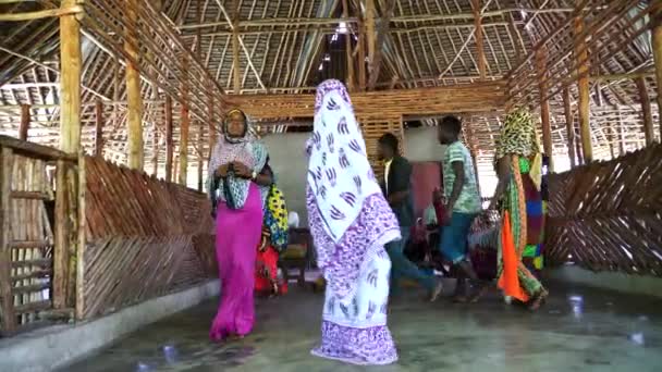 Zanzíbar Tanzania Noviembre 2019 Danzas Tradicionales Africanas Realizadas Por Hombres — Vídeo de stock