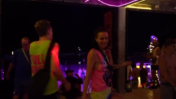 Koh Phangan Thailand February 2019 Guys Girls Dancing Full Moon — Wideo stockowe