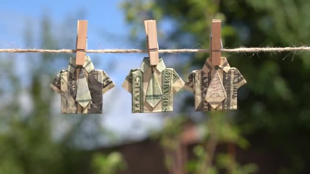Рубашка Оригами Сделана Долларовой Купюры Зеленом Фоне Стодолларовые Купюры Развеваются — стоковое видео