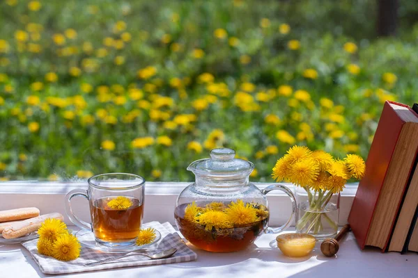 Delicious Herbal Tea Fresh Dandelion Flowers Honey Windowsill Home Summer — Stock fotografie