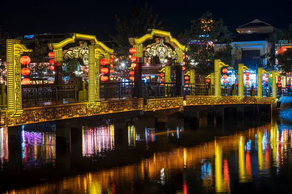 Hoi Vietnam Března 2020 Noční Plášť Pestrobarevný Most Hoi Staré — Stock fotografie