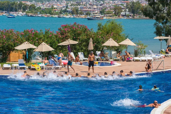 Didim Turkey September 2019 People Aerobics Swim Sunbathe Swimming Pool — Stock Photo, Image