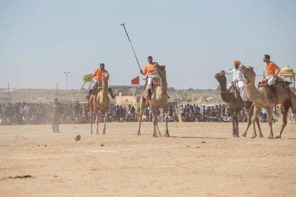 Jaisalmer India Feb 2017 Indiska Män Spelar Kamelpolo Desert Festival — Stockfoto