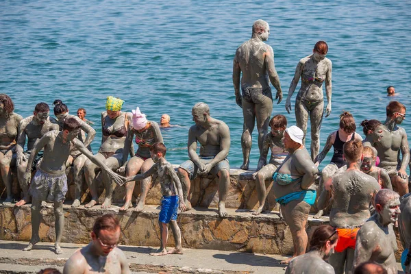 Dalyan Turquía Agosto 2015 Gente Está Tomando Baño Barro Dalyan —  Fotos de Stock