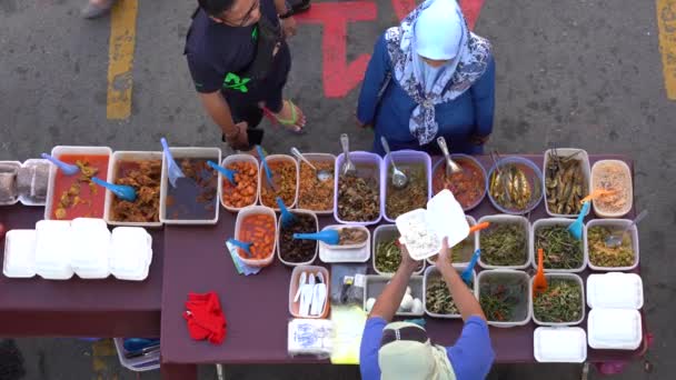 Kota Kinabalu Malaysia February 2020 Street Food Seller Preparing Traditional — Stock video