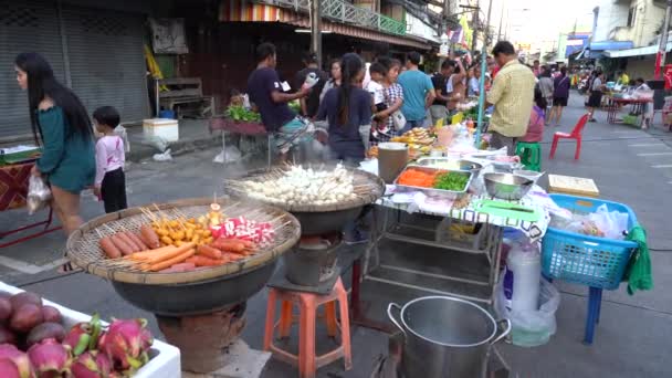 Koh Phangan Thailand December 2018 Straat Voedsel Thaise Verkoper Verkoopt — Stockvideo