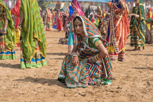 Pushkar Hindistan Kasım 2018 Geleneksel Rajasthani Kıyafeti Giyen Hintli Kız — Stok fotoğraf