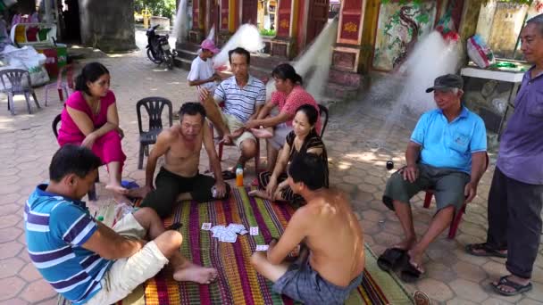 Lao Cham Vietnam June 2020 Group Gambling Vietnamese Locals Playing — Wideo stockowe