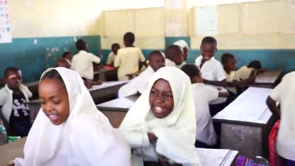 Zanzibar Tanzanie Října 2019 Neidentifikované Africké Dívky Chlapci Místní Škole — Stock video