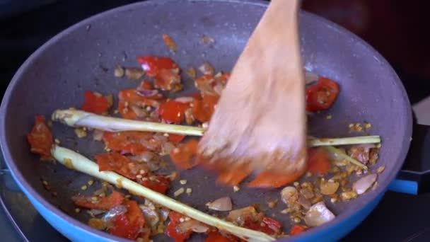 Chopped Onions Lemongrass Red Pepper Fried Vegetable Oil Pan Frying — Stockvideo