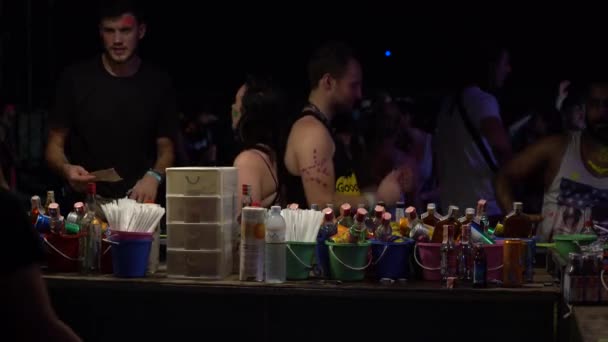 Koh Phangan Thailand January 2019 Thai Sellers Sell Alcohol Tourists — Stock Video