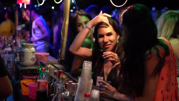 Koh Phangan Thailand February 2019 Thai Sellers Sell Alcohol Tourists — Video