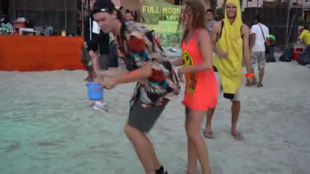 Koh Phangan Thailand February 2019 Guys Girls Dancing Full Moon — Vídeo de Stock