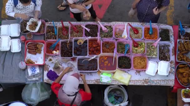 Kota Kinabalu Malaysia February 2020 Street Food Seller Preparing Traditional — Stok Video