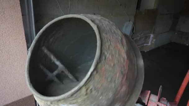 Worker Pours Rubble Sand Old Dirty Concrete Mixer Construction Site — Vídeos de Stock