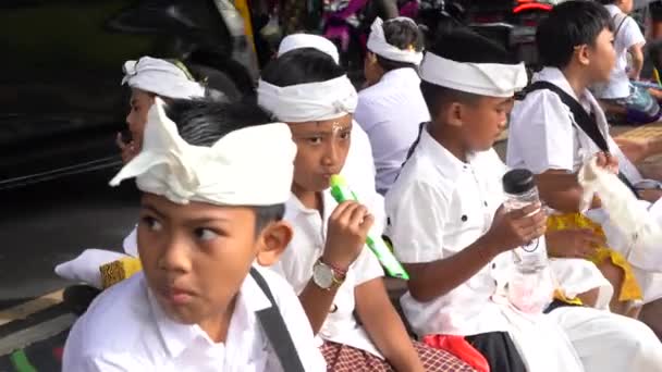 Ubud Bali Indonesia Marca 2019 Niezidentyfikowane Indonezyjskie Uczennice Ulicy Szkole — Wideo stockowe