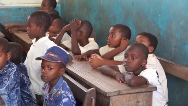 Zanzíbar Tanzania Enero 2020 Niños Africanos Identificados Una Escuela Local — Vídeos de Stock