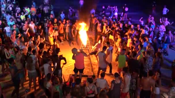 Koh Phangan Thailand January 2019 Guys Girls Crawl Crossbar Fire — 비디오