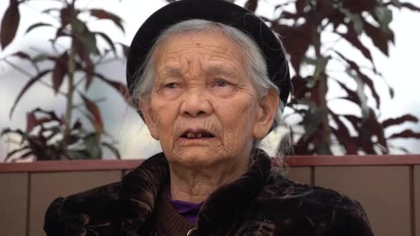 Sapa Vietnam Mars 2020 Etnisk Hmong Gammal Kvinna Gata Sapa — Stockvideo