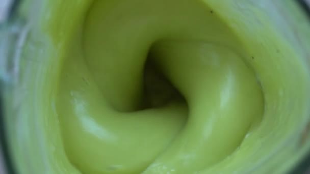 Frutta Mescolata Sano Frullato Verde Cocktail Fresco Banana Avocado Concetto — Video Stock