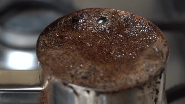 Schwarzer Rohkaffee Der Der Türkei Kocht Zubereitung Von Türkischem Kaffee — Stockvideo