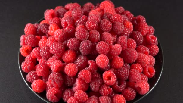 Fresh Ripe Juicy Raspberry Background Close Berry Rotation Loopable Food — Wideo stockowe