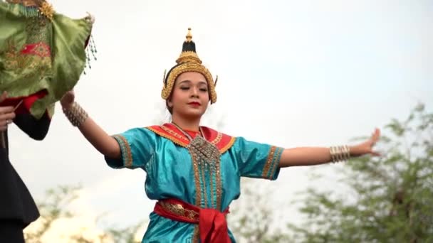 Bangkok Tajlandia Maj 2019 Tajka Dziewczyna Tradycyjnej Sukni Wykonuje Taniec — Wideo stockowe