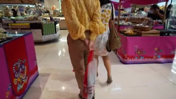 Bangkok Tajlandia Styczeń 2022 Ludzie Przyjeżdżali Zakupy Centrum Handlowego Bangkoku — Wideo stockowe