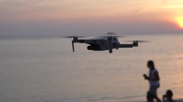 Koh Phangan Tajlandia Styczeń 2022 Dji Mavic Mini Dron Unoszący — Wideo stockowe