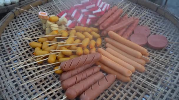 Street Food Thai Vendor Sells Sausage Spring Roll Meat Balls — стоковое видео