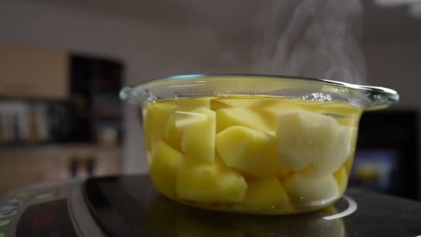 Potatoes Boiled Glass Pan Rotate Close Cooking Potato Saucepan — Video Stock