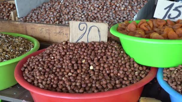 Орешки Грецкие Орехи Арахис Изюм Другие Сухофрукты Продаются Местном Рынке — стоковое видео