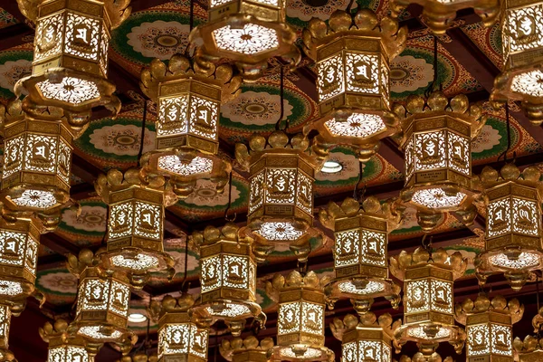 Chinese Gold Lanterns Display Chinese Temple Singapore Close Interior Decorations — Stock Fotó