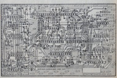 Eski radyo devresi eski kağıt elektrik şemasına eğitim, elektrik endüstrisi ve onarım için arka plan olarak basılmış. SSCB 'den elektrik telsiz şeması, kapatın.