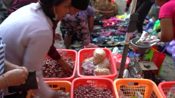 Ubud Bali Indonesia April 2019 Arme Indonesiërs Die Gezond Voedsel — Stockvideo