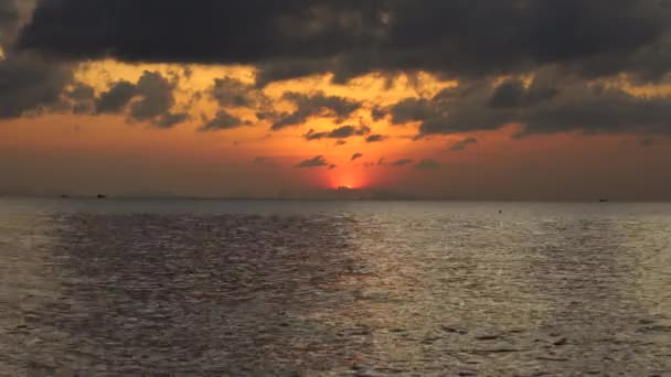 Piękny Zachód Słońca Nad Wodą Morską Wyspie Koh Phangan Tajlandia — Wideo stockowe
