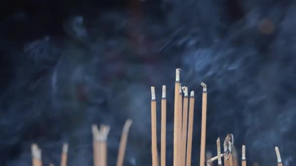 Close Paus Incenso Queimando Com Fumaça Templo Budista Cidade Danang — Vídeo de Stock