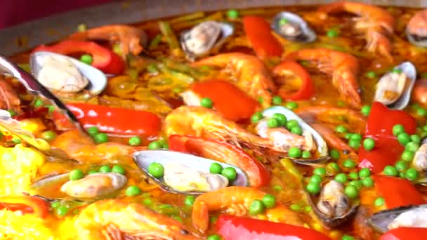 Paella Española Mariscos Sartén Con Mejillones Gambas Verduras Fondo Paella — Vídeos de Stock