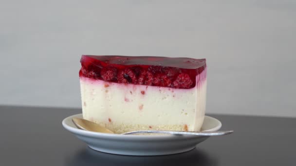 Raspberry Cream Cakes Jelly Close Rotates Fruit Yogurt Cheesecake Cream — Stockvideo