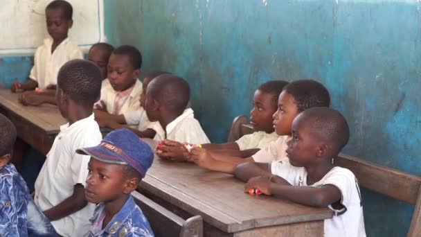 Zanzibar Tanzanie Leden 2020 Neidentifikovaní Afričtí Chlapci Místní Škole Během — Stock video