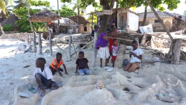 Zanzibar Tanzania December 2019 African Children Playing Sand Tropical Beach — Stock video