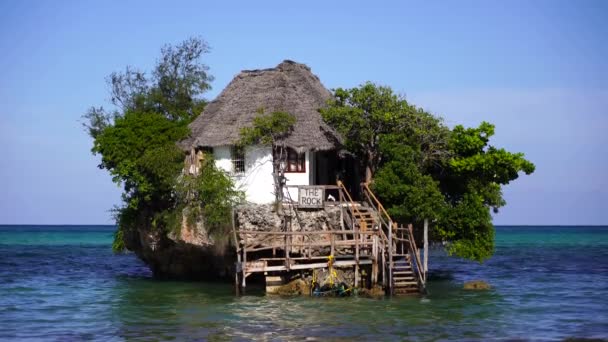 Zanzibar Tanzania December 2019 Rock Restaurant High Tide Island Zanzibar — Wideo stockowe