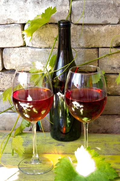 Two glasses of red wine — Stock Photo, Image