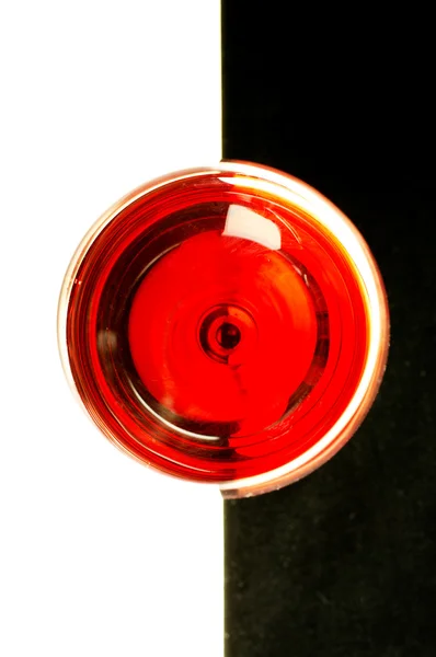 Бокал красного вина сверху — стоковое фото
