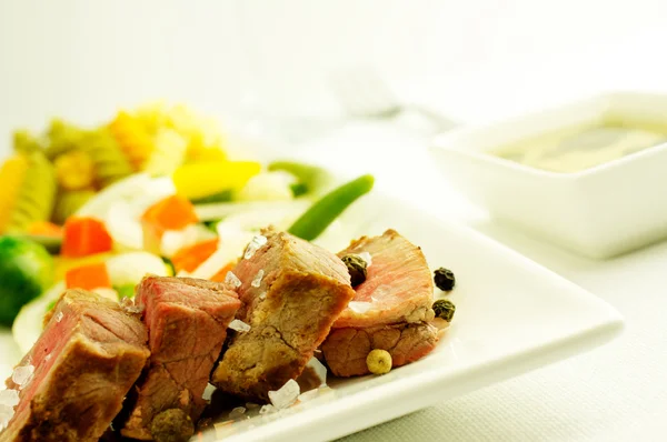 Carne con verduras — Foto de Stock