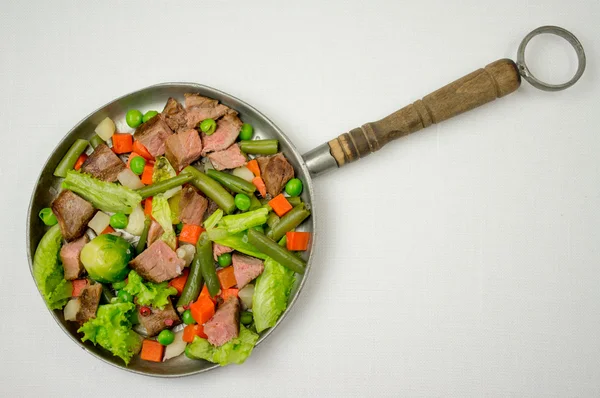 Rindfleisch gebraten mit Gemüse — Stockfoto