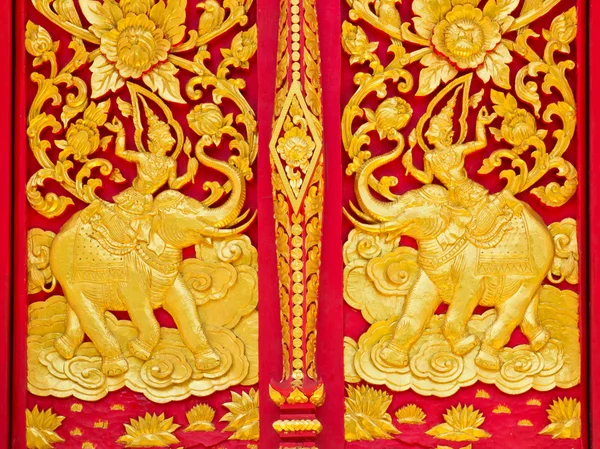 Peinture traditionnelle de style thaï sur la fenêtre — Photo