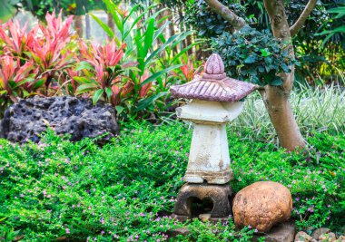 Japon tarzı Bahçe taş fener ile