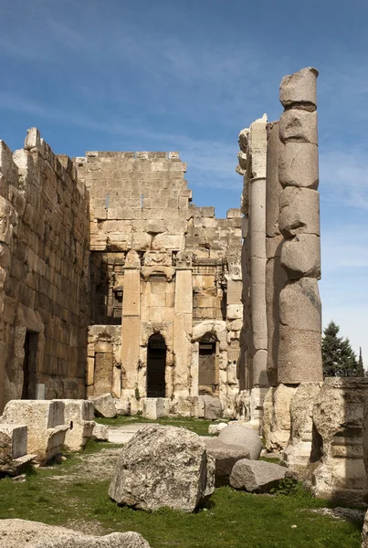 Büyük taşlar ve sütunlar, baalbek, Lübnan — Stok fotoğraf